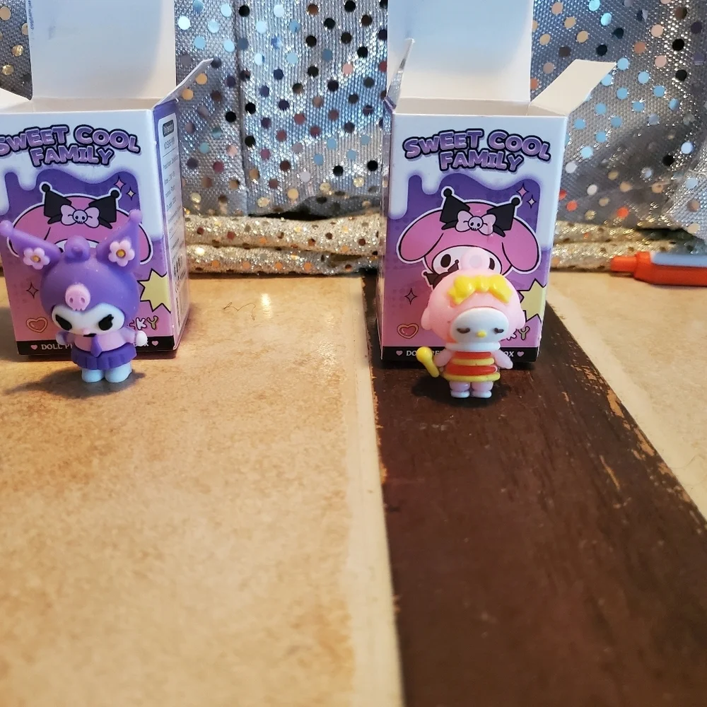 Official Sanrio Sweet Cool Family Doll Pendant keychain Blind Box.